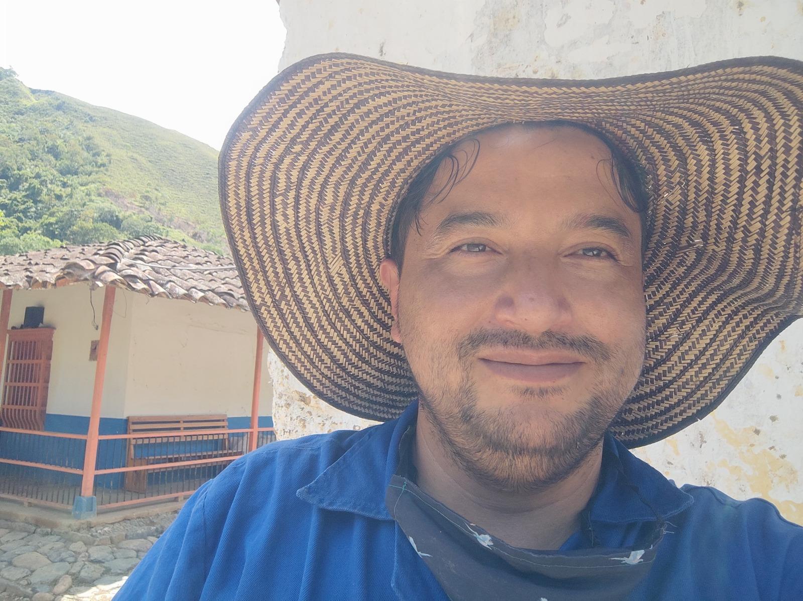 Ferney Romero especialista en aire acondicionado vehicular